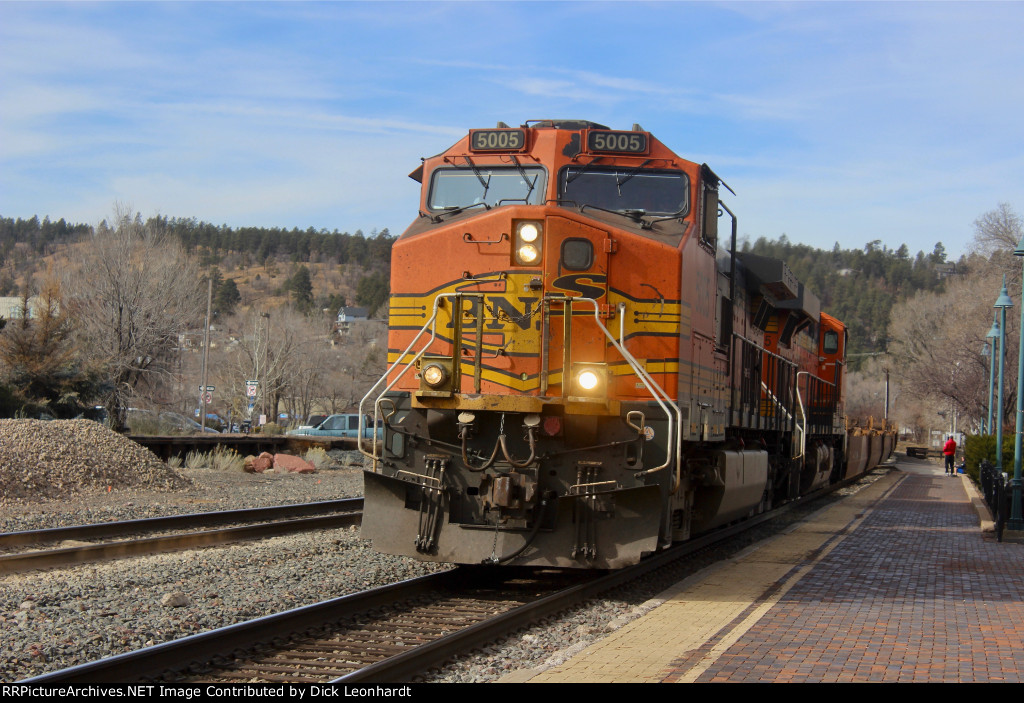 BNSF 5005